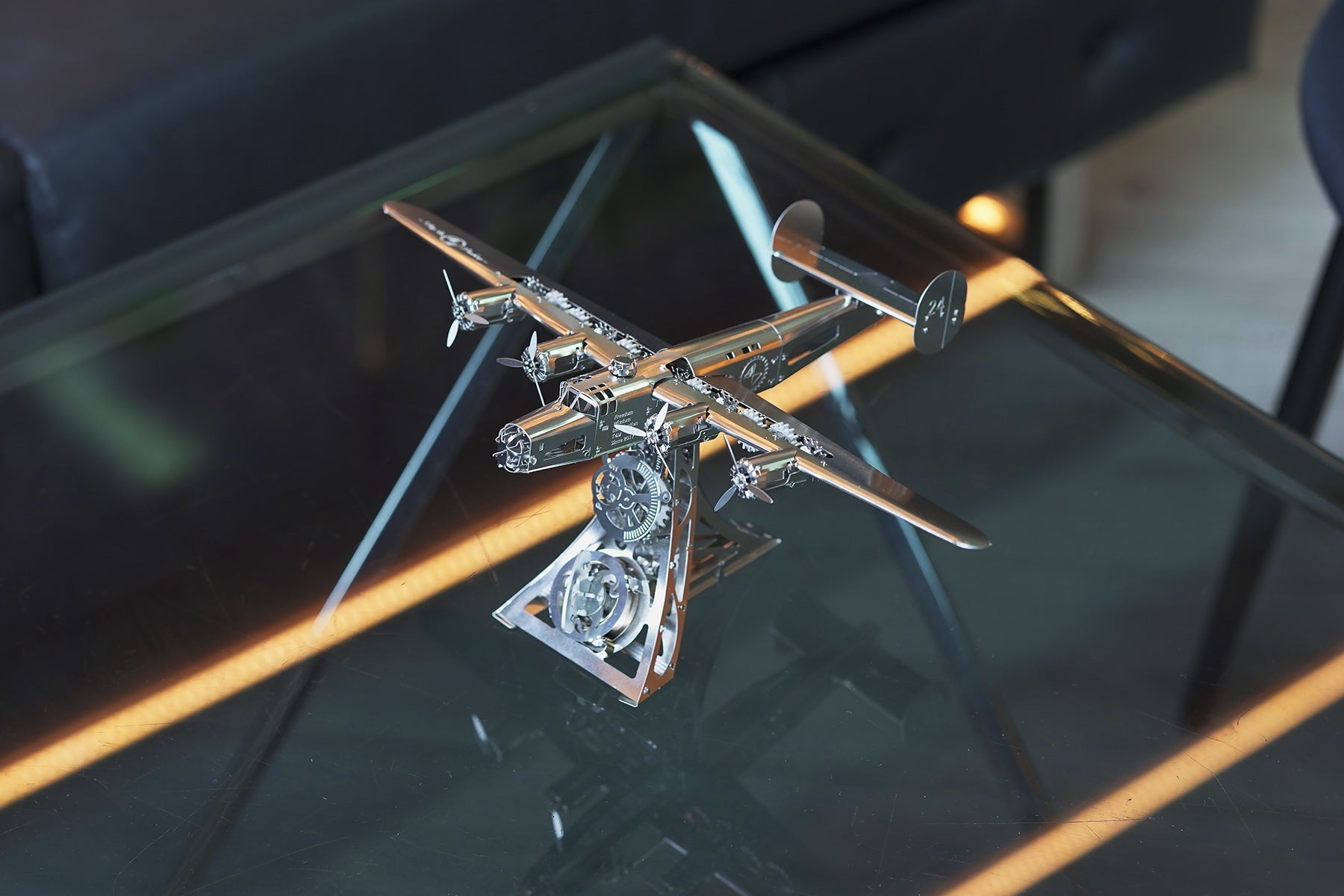 Time for Machine Ascending Liberator kovový model B-24