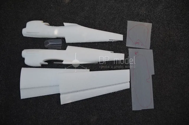 DP Modely P-40 Kittyhawk RC model letadla frézovaný trup