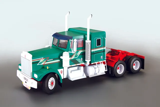 PK Graphica Kenworth W900 papírový model tahače