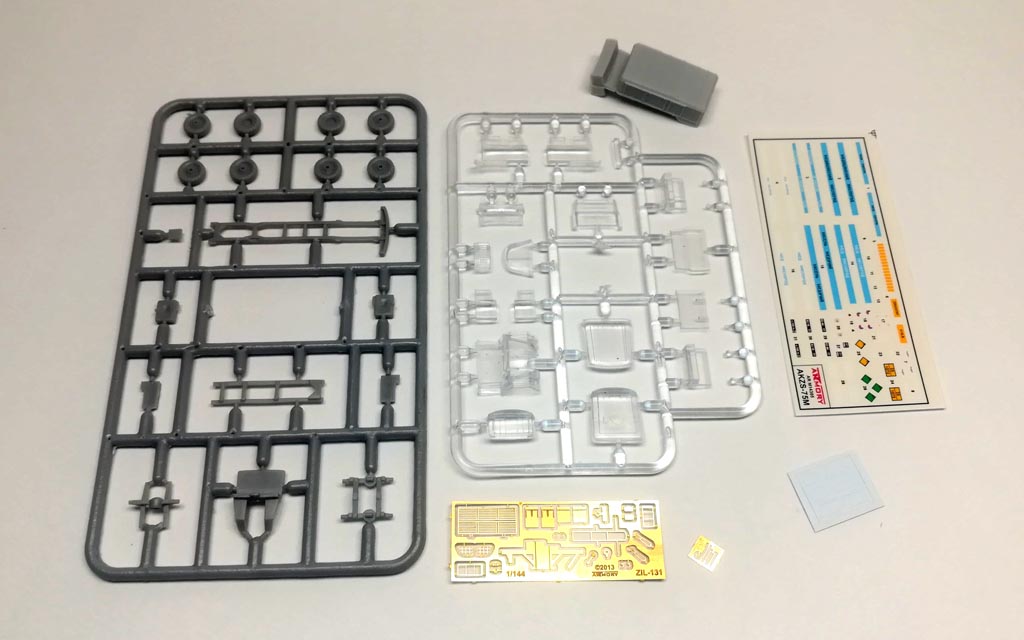 Armory Models AKZS-75M-131-P cisterna 1/144 ZiL-131