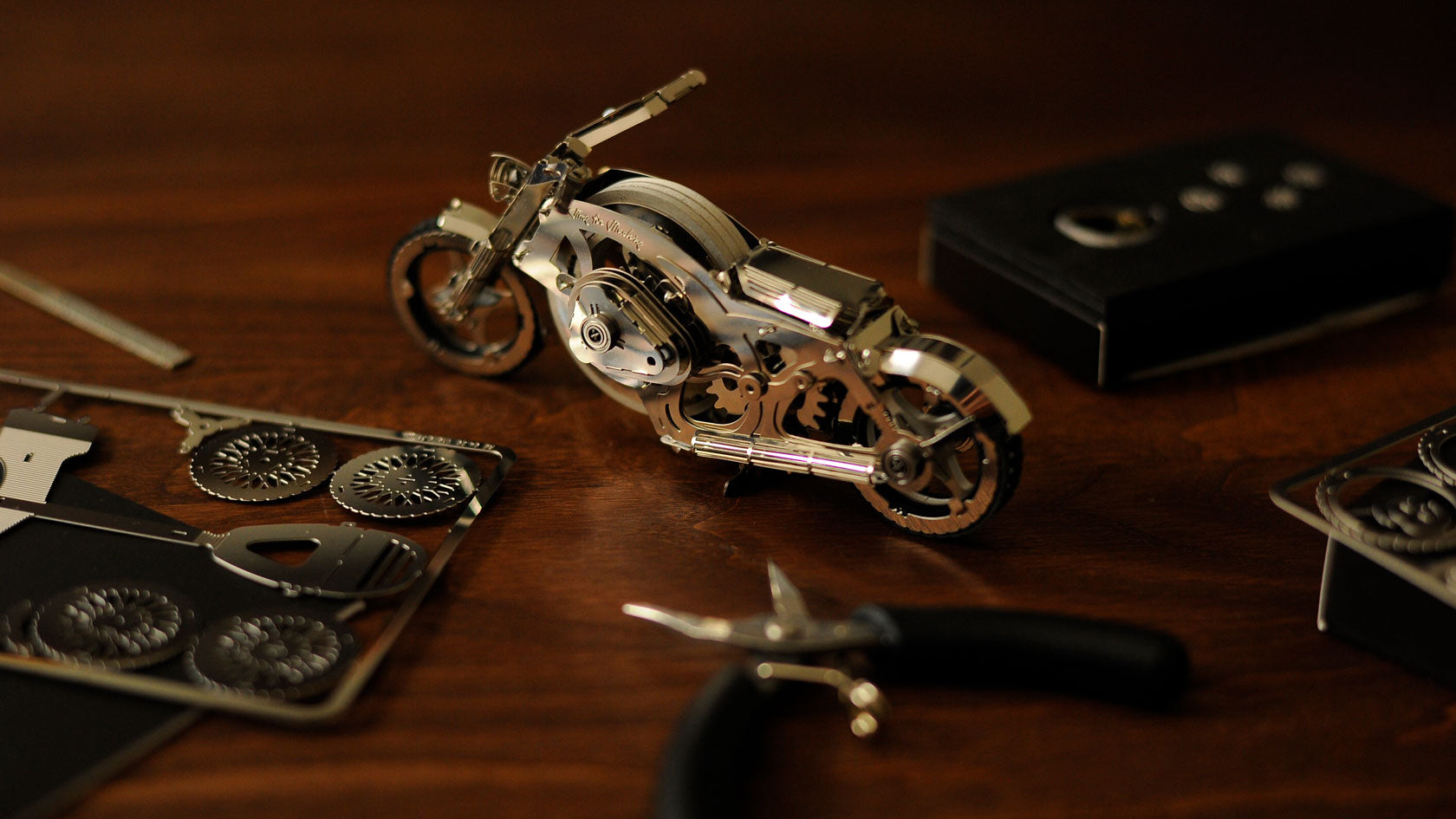Time for Machine Chrome Rider kovová stavebnice motorky