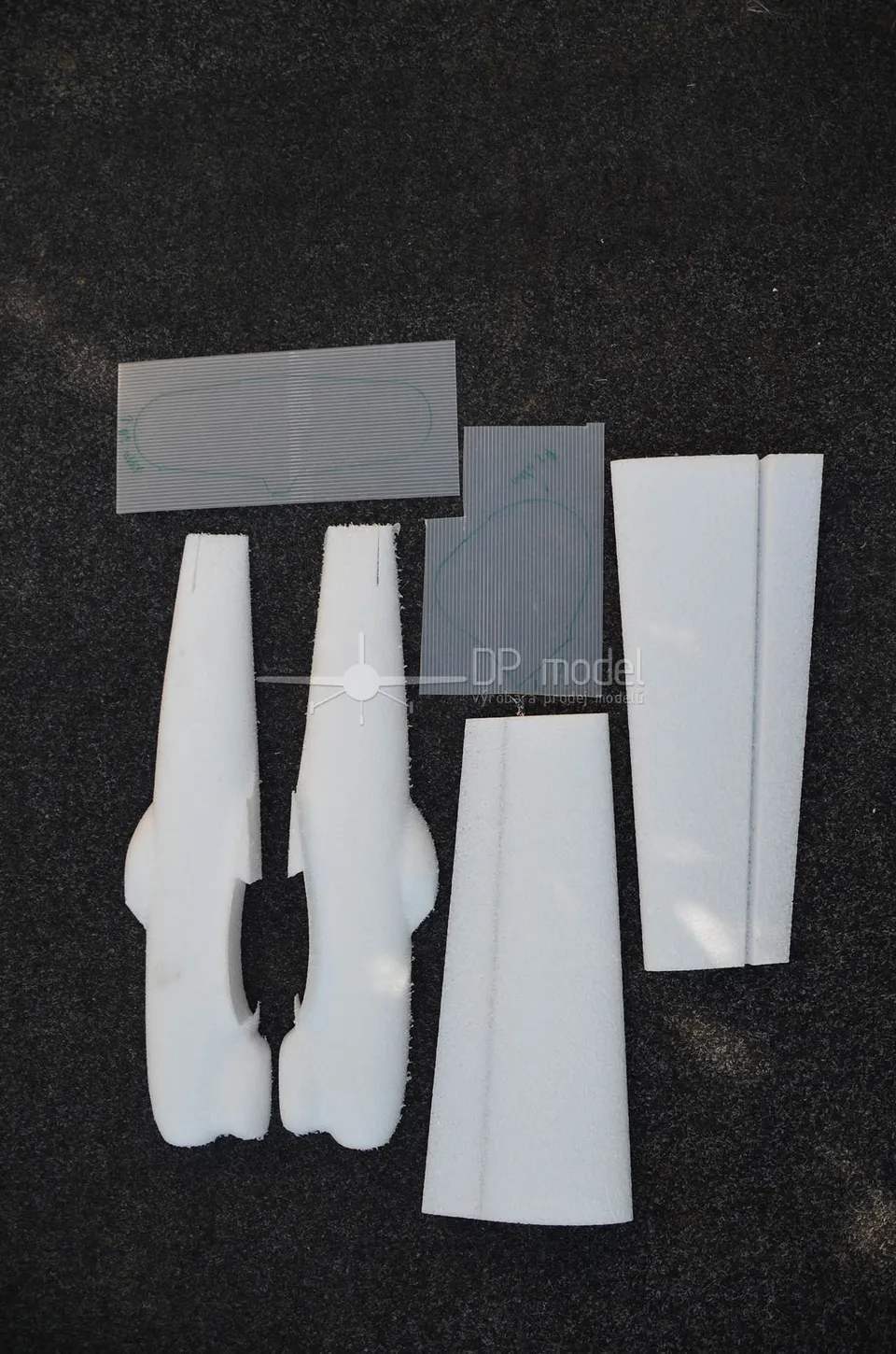 DP Modely Hawker Typhoon Mk V model letadla EPA