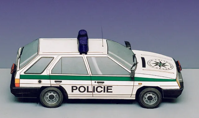PK Graphica Škoda Forman PČR papírový model policie